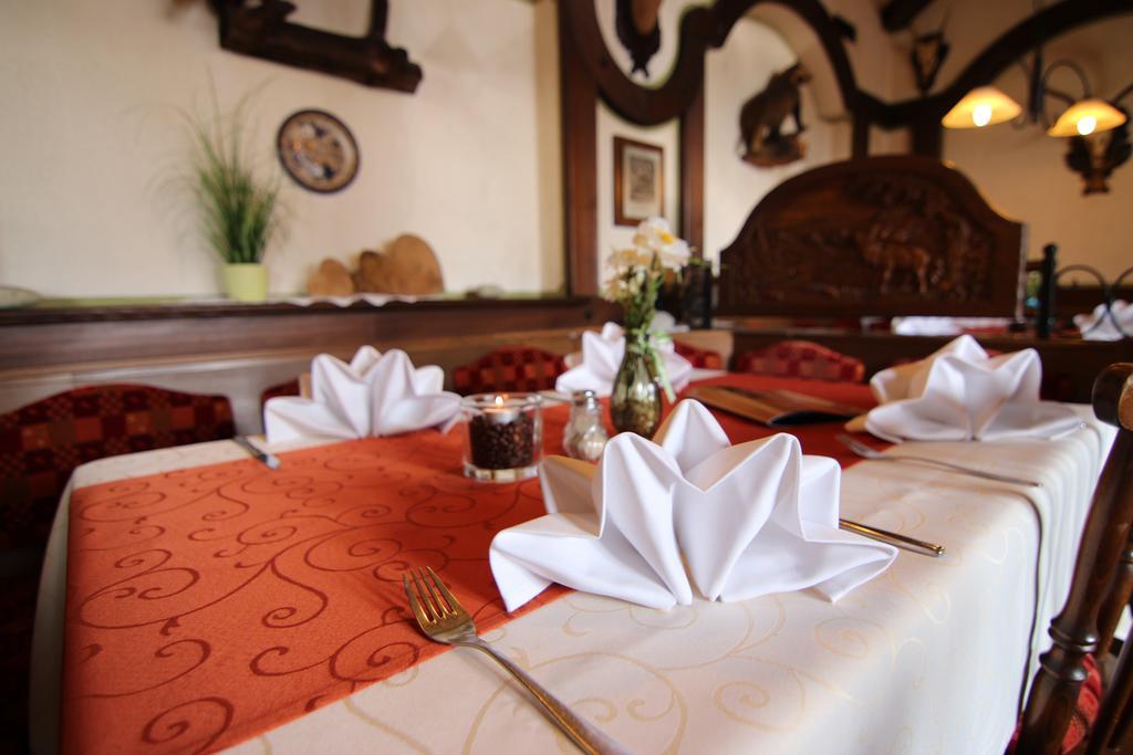 Hotel - Restaurant Berghof Berghausen  ภายนอก รูปภาพ