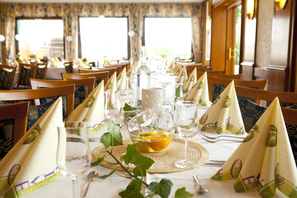 Hotel - Restaurant Berghof Berghausen  ภายนอก รูปภาพ